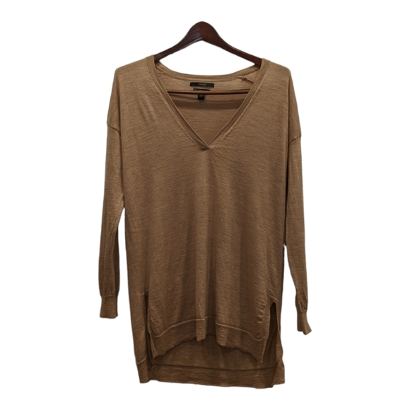Tahari Camel Coloured 100% Extra Fine Merino High-Low V-neck Sweater Size L - Picture 1 of 6